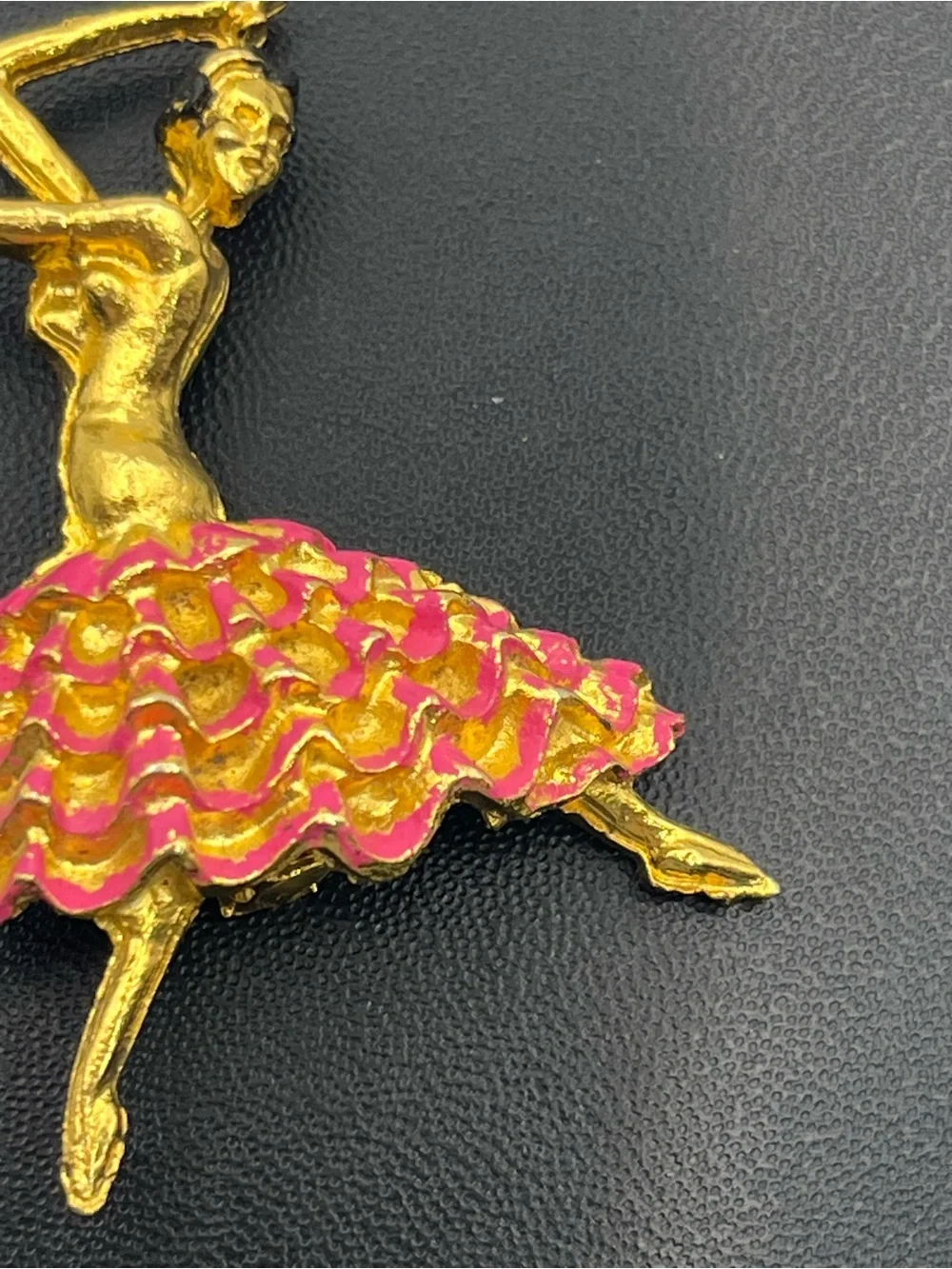 Ballerina dancer gold tone pink enamel vintage brooch pin
